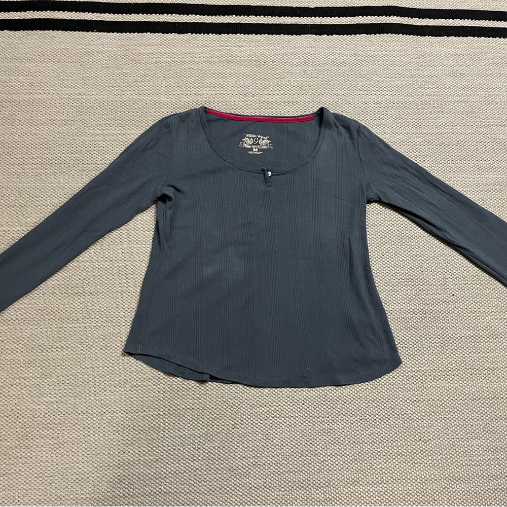 Vintage Woman’s Nine West Gray Long Sleeve Shirt, Size Medium